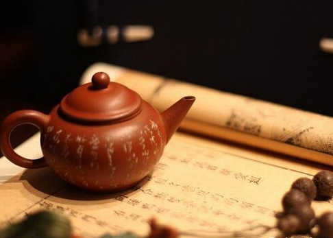 茶是一种慢工细活，味在嚼英咀华